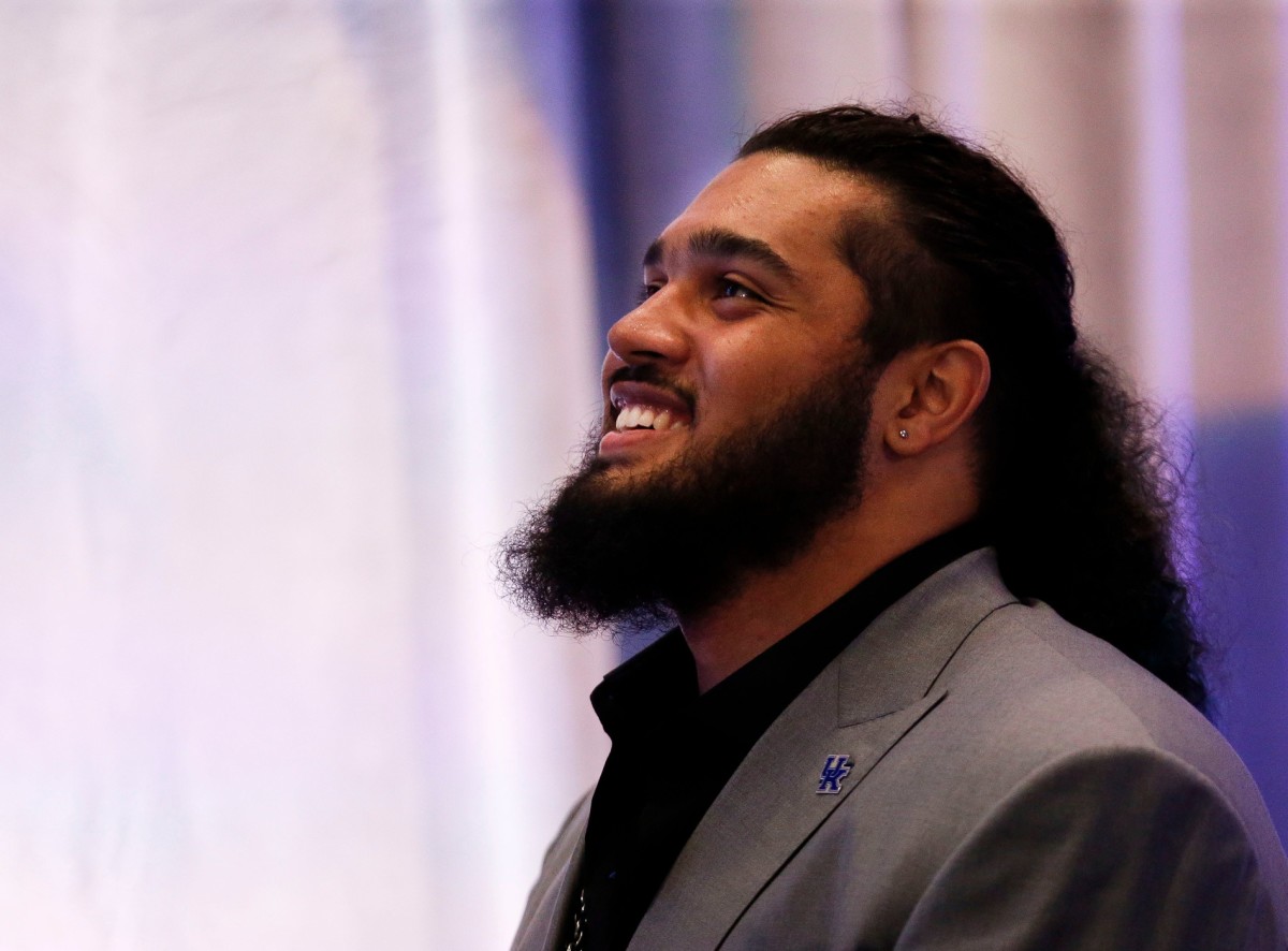 Kentucky tackle Darian Kinnard smiles